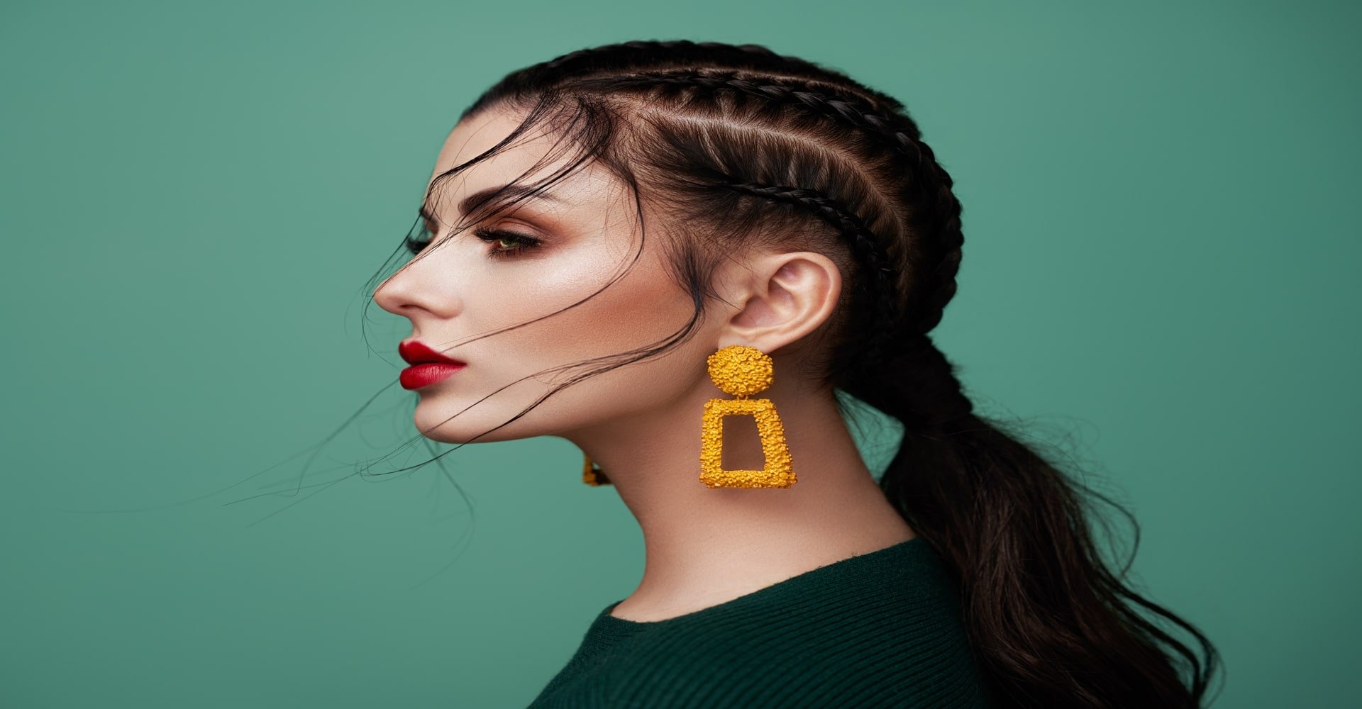 Modelo Branca Com Cabelo Rabo De Cavalo E Tranca